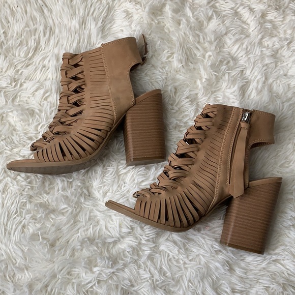 ❌SOLD❌Dolce Vita Alyson Peep Toe Bootie Size 9.5 - Picture 6 of 10